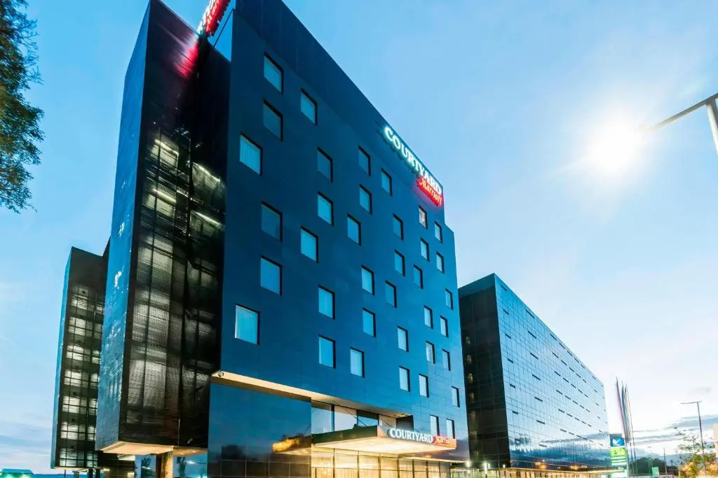 Courtyard by Marriott Bogotá Airport: Tu hogar en la Feria Internacional de Seguridad ESS+