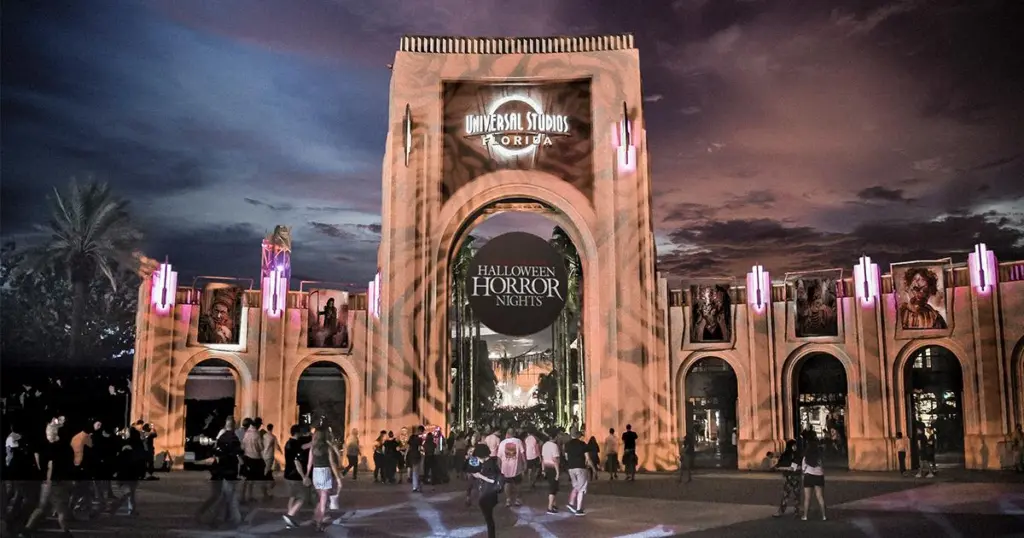 Halloween Horror Nights Arches 1024x538
