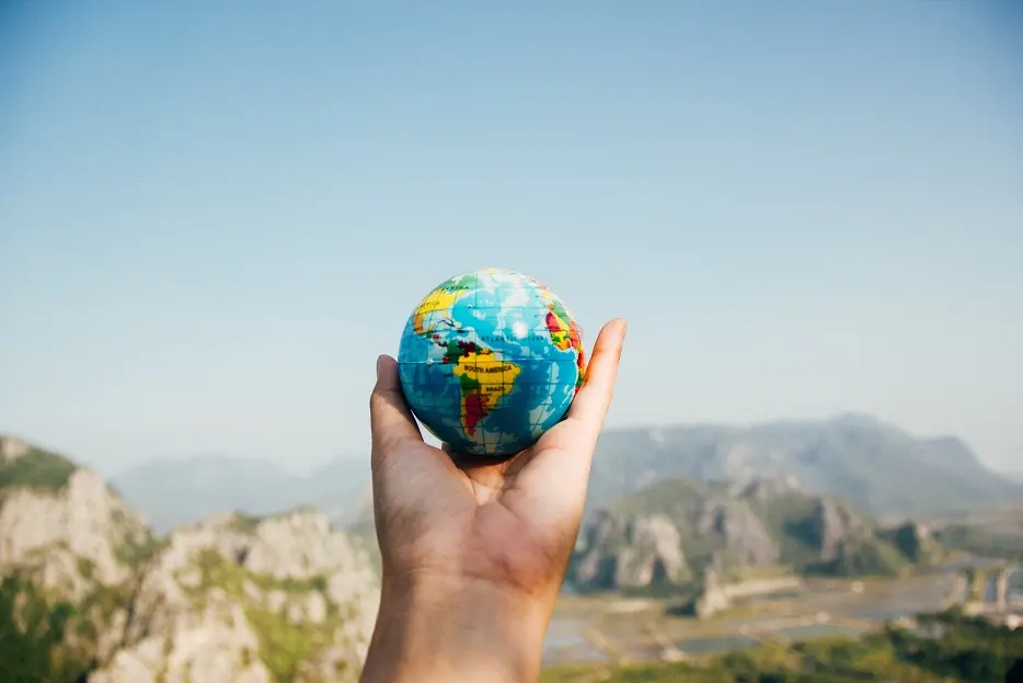 Booking.com comparte sus siete predicciones para viajar en 2024