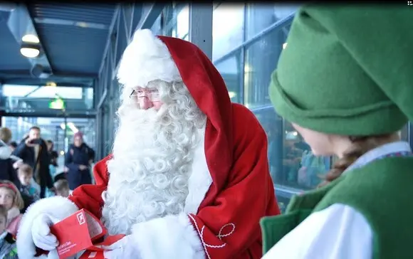 Iberia estrena con un lleno total su nueva ruta a la tierra de Papá Noel