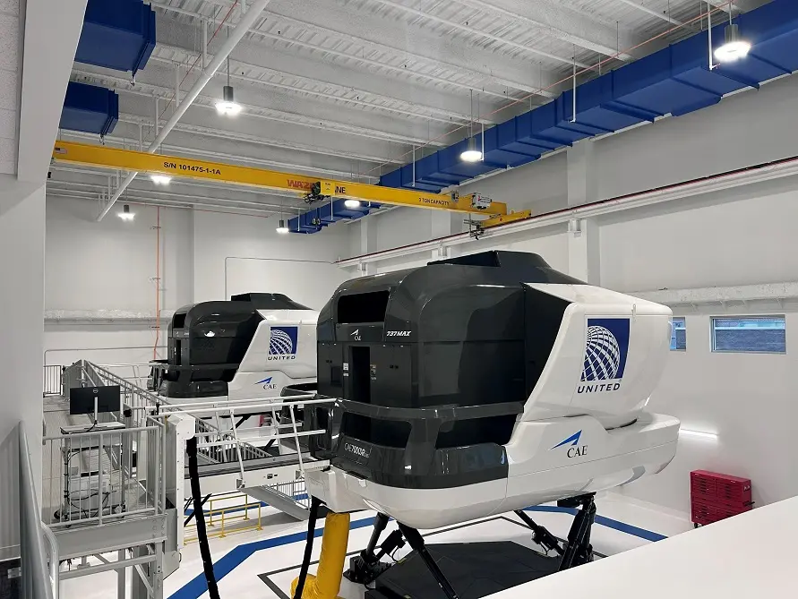 United amplía el centro de entrenamiento de vuelo más grande del mundo