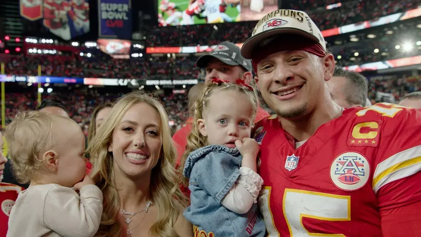 Patrick Mahomes gana el premio mayor del Super Bowl con el campeonato de la NFL y un viaje de celebración a Disneyland Resort