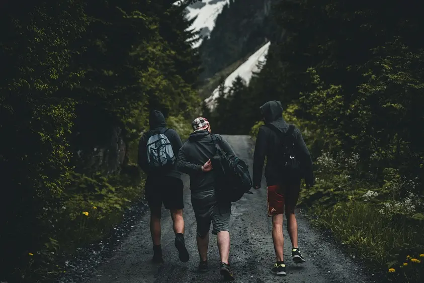 Booking.com comparte planes ideales para celebrar el día de los amigos en Colombia 