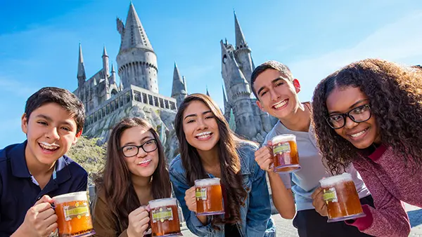 Butterbeer Season en “The Wizarding World of Harry Potter”, en Universal Orlando Resort y Universal Studios Hollywood