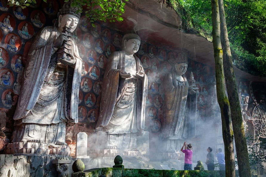 Grabados rupestres de DAZU: tesoro artístico tallado en el tiempo sin fin
