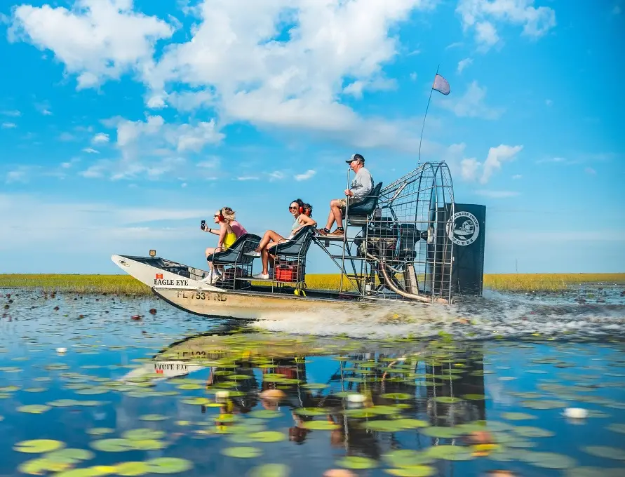 VISIT FLORIDA y Emergent Media se unen para promover vacaciones impulsivas con una campaña de contenido multicapa