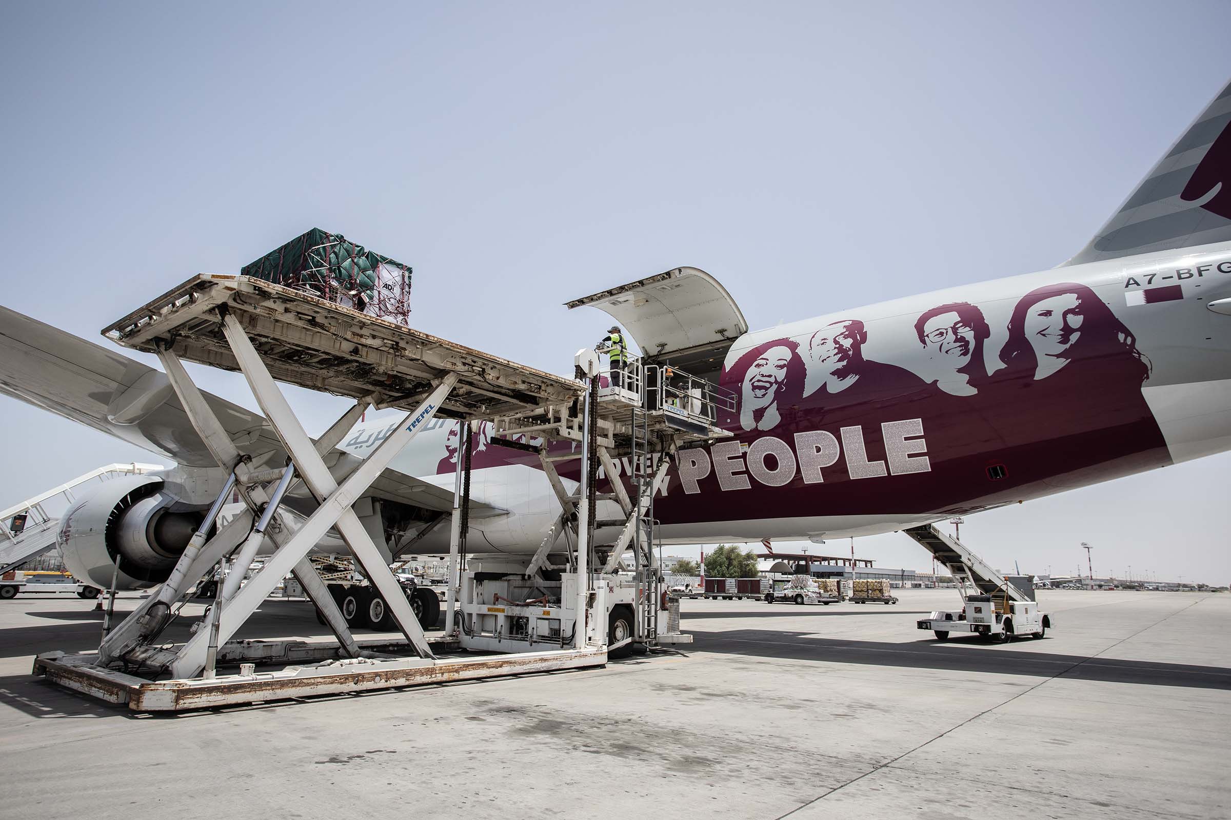 Qatar Airways Cargo vuelve a unir fuerzas con Animal Defenders International