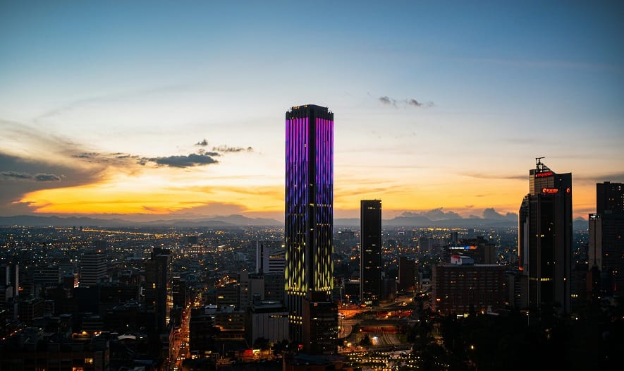 Bogotá es uno de los 10 destinos más inclusivos del mundo en hospedaje para viajeros LGBTQ+, según Booking.com 