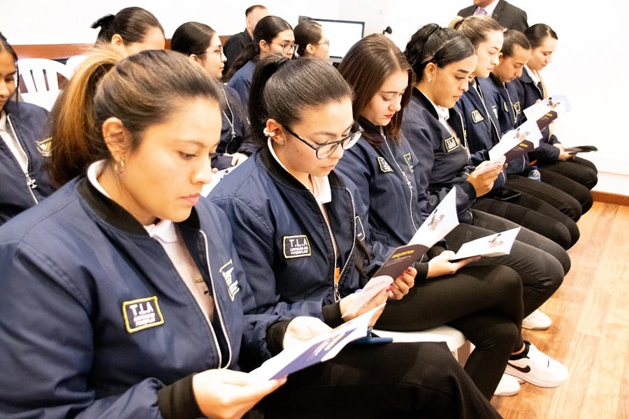 ‘La Indo’ y ALTA unen fuerzas para poner a volar los sueños de mujeres  estudiantes de Técnico en Línea de Avión