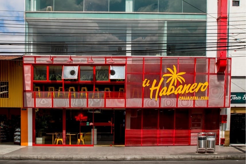 Habanero Pollo Peri Peri Celebra 5 Años de Éxito en el País