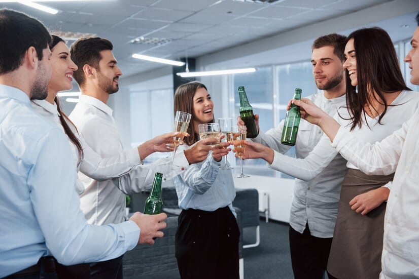 Tres consejos clave para organizar una despedida de año corporativa