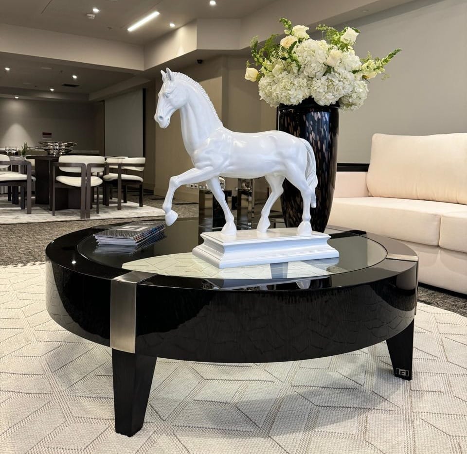 Fernando García, el decorador de los famosos, lanza su colección 2025 en el hotel NH Collection Bogotá WTC