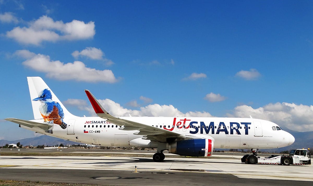 JetSMART Airlines le cumple el sueño a niños en Córdoba al experimentar su primer encuentro con un avión