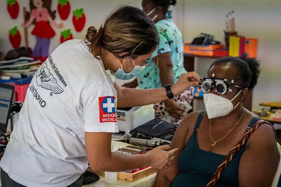 SATENA y la Patrulla Aérea Civil unieron esfuerzos para llevar salud al litoral Pacífico con una jornada médico-quirúrgica gratuita