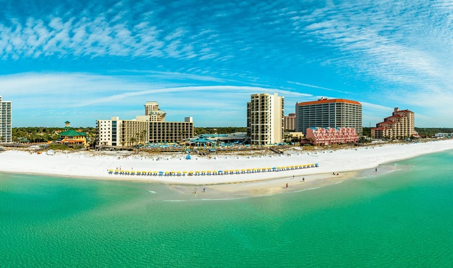 El primer hotel Hilton inaugurado en el Golfo de América fue el Hilton Sandestin Beach Golf Resort & Spa