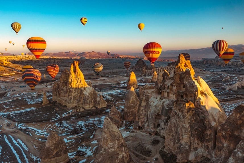 72 horas en Capadocia: el destino de las “chimeneas de hadas” en Turquía