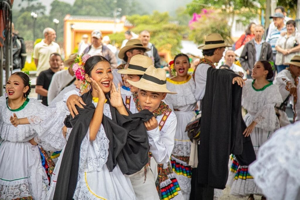 Caramanta fue el epicentro del Segundo Encuentro de los 50 Pueblos Paisas: Infraestructura, cultura y turismo, pilares del desarrollo regional