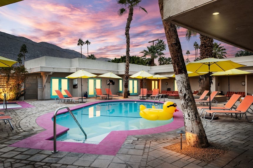 Palm Springs da la bienvenida a nuevos hoteles boutique y favoritos renovados