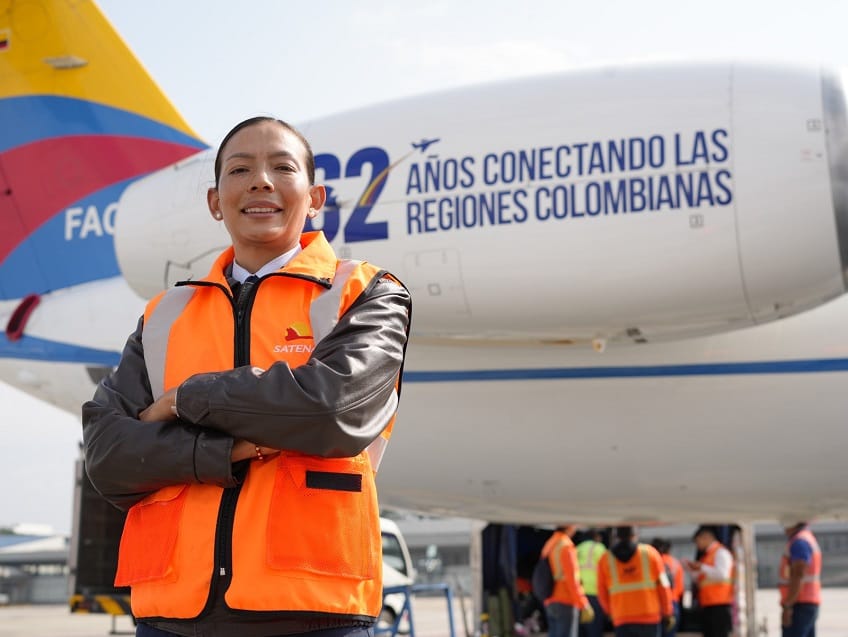 SATENA cuenta con la única mujer en estar al mando de un Embraer 145 en el país