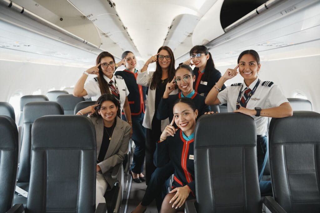 "En JetSMART volamos todas" la aerolínea sudamericana lanza campaña en conmemoración del Día Internacional de la Mujer