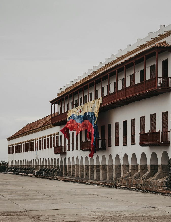 Booking.com revela la lista completa de las ciudades más acogedoras de Colombia en los Traveller Review Awards 2025