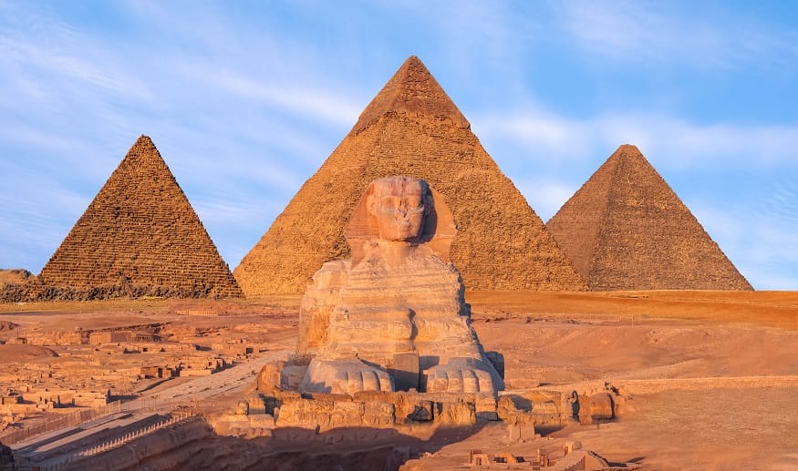 Agencia de viajes celebra su aniversario con un tour por Egipto para dos, pagando solo uno