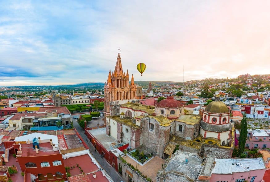 Celebra a mamá con tequila, historia y mariachi en una travesía por el corazón de México