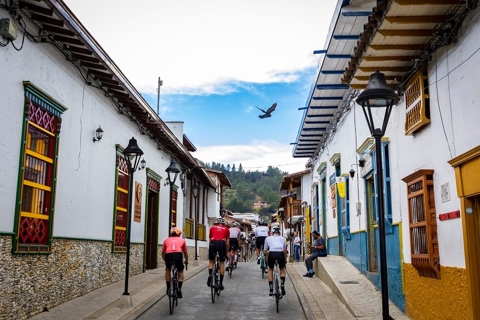 El auge del turismo deportivo y ecológico: Oportunidades únicas para viajeros aventureros