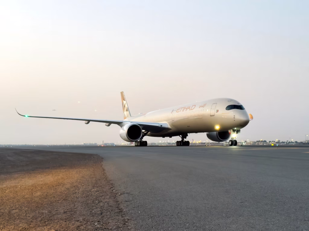 Etihad da la bienvenida a su nuevo A350