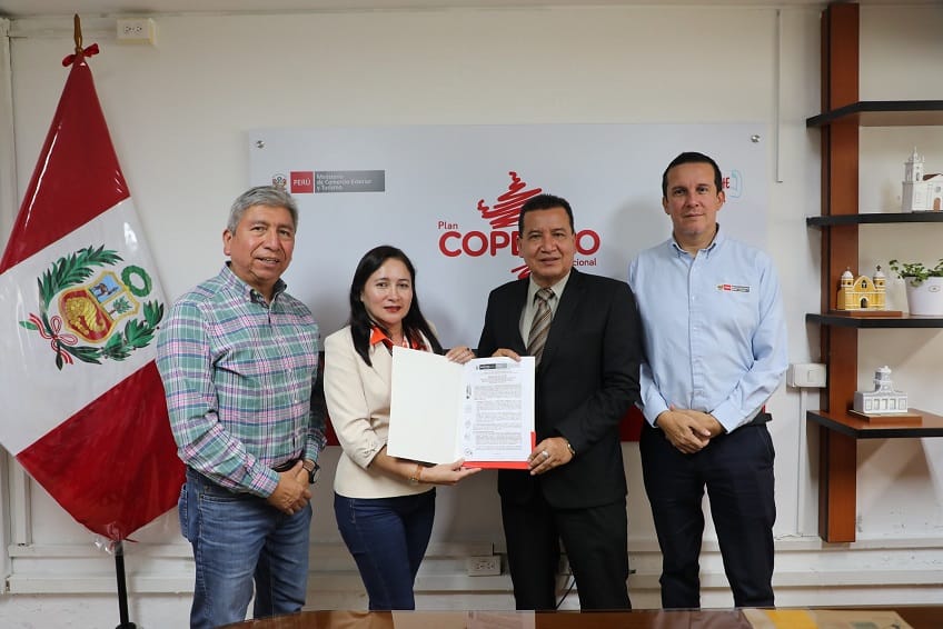 Plan Copesco Nacional culminará remodelación de Plaza de Armas de Pucallpa