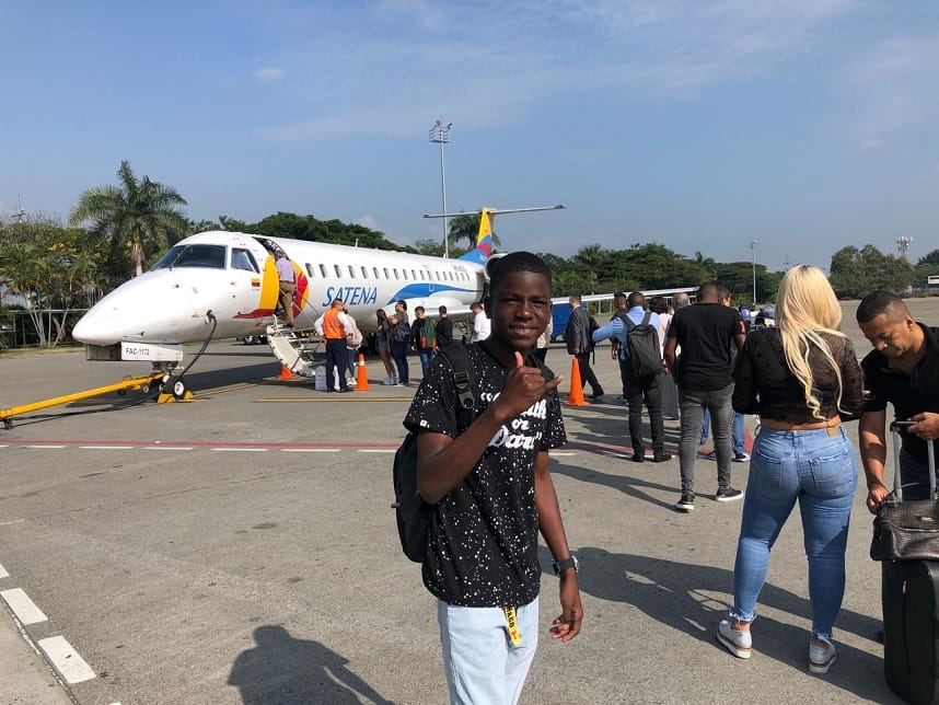 Más de 13.900 niños volaron con SATENA en el primer trimestre: tres jóvenes del Chocó llegan al fútbol profesional gracias a su apoyo