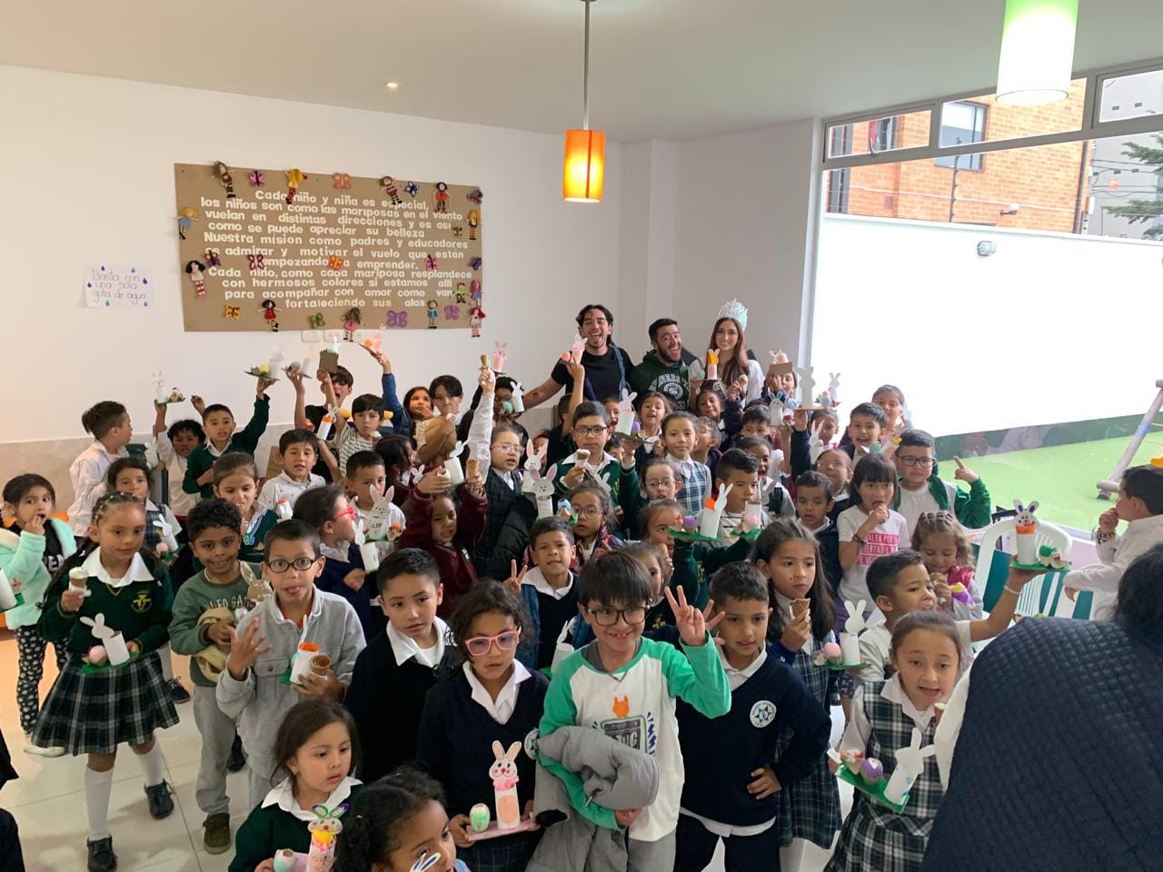 ”Together With Love” da inicio con una celebración de Pascua para niños en distintas fundaciones en Colombia