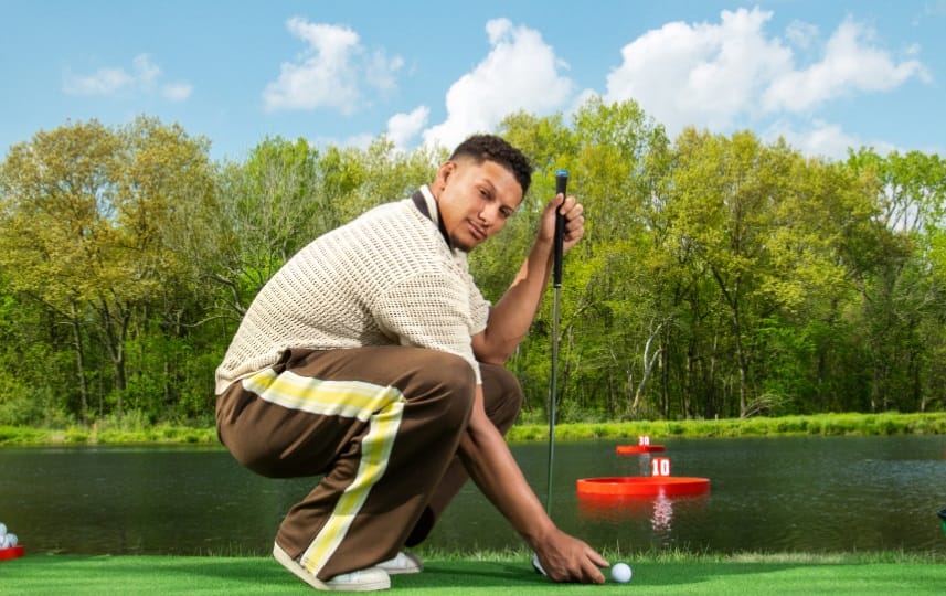 Patrick Mahomes organiza un Sunday Funday, solo en Airbnb 