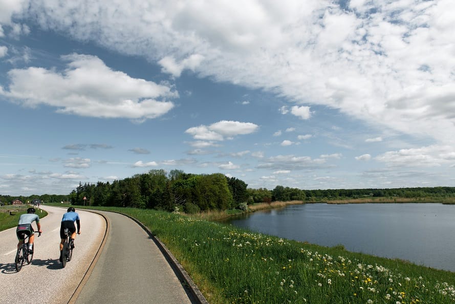 Booking.com revela 10 destinos donde puedes tener una estadía más sustentable en 2025