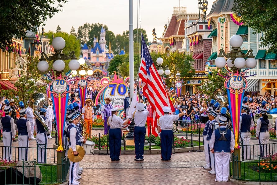 Disneyland Resort celebra 70 años 