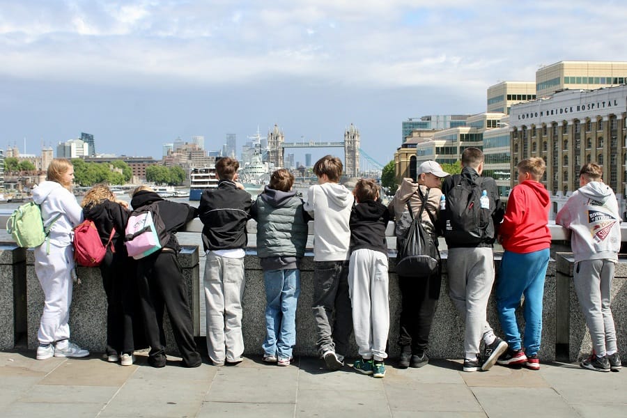 Aprender viajando: el valor pedagógico de las excursiones escolares