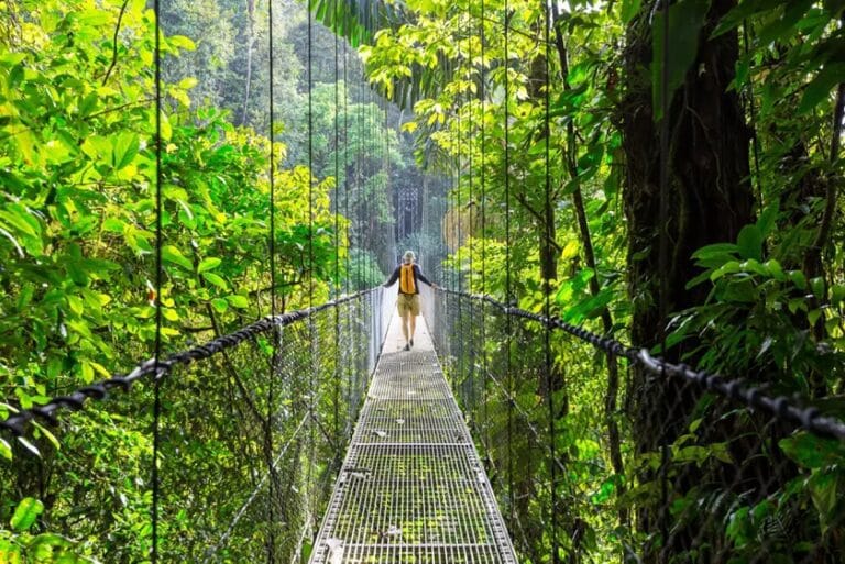 ¿Por qué cada vez más colombianos eligen Costa Rica para sus vacaciones familiares?