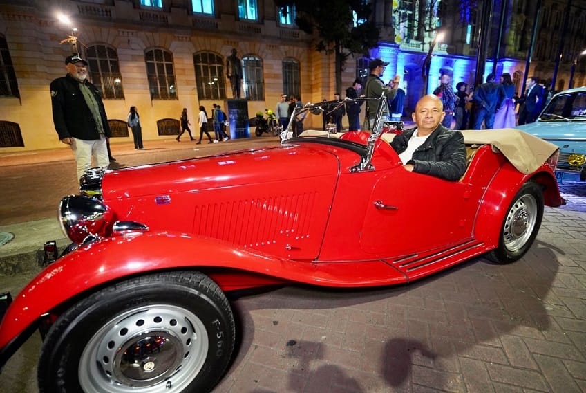 Bogotá está lista para vivir el Desfile de Autos Clásicos y Antiguos 2025, un homenaje sobre ruedas a la historia automotriz en el marco del cumpleaños 487 de la ciudad.