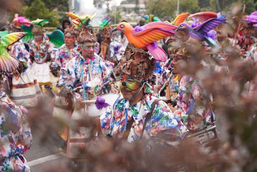 Desfile de Comparsas: 30 años de tradición, color y alegría para celebrar la Fiesta de Bogotá