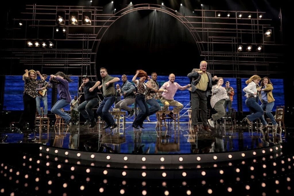 El espectáculo teatral aclamado mundialmente Come from Away se estrenará en el mar a bordo del Queen Elizabeth de Cunard
