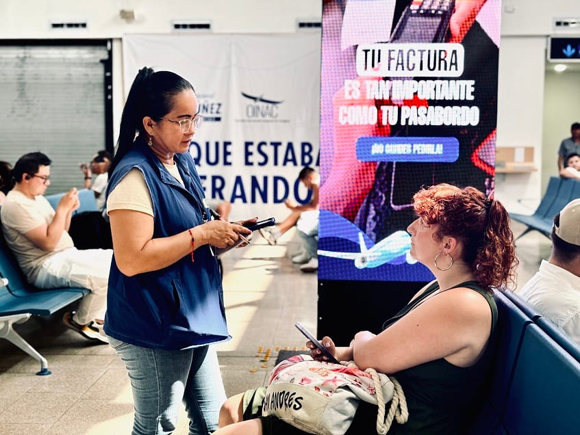 Aeropuerto de Cartagena lanza encuestas para conocer la experiencia de sus pasajeros
