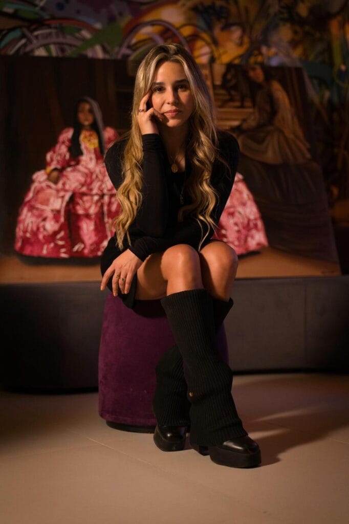 Después de triunfar en París, la artista colombiana María Esther Panesso presenta en Bogotá su exposición “Dualidades del Alma”