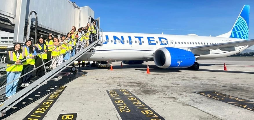 United Airlines celebra el Día de las Niñas en la Aviación en Colombia impulsando el talento STEM
