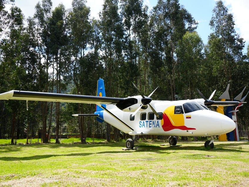 SATENA entrega una aeronave Y12 al Museo de las Fuerzas Militares