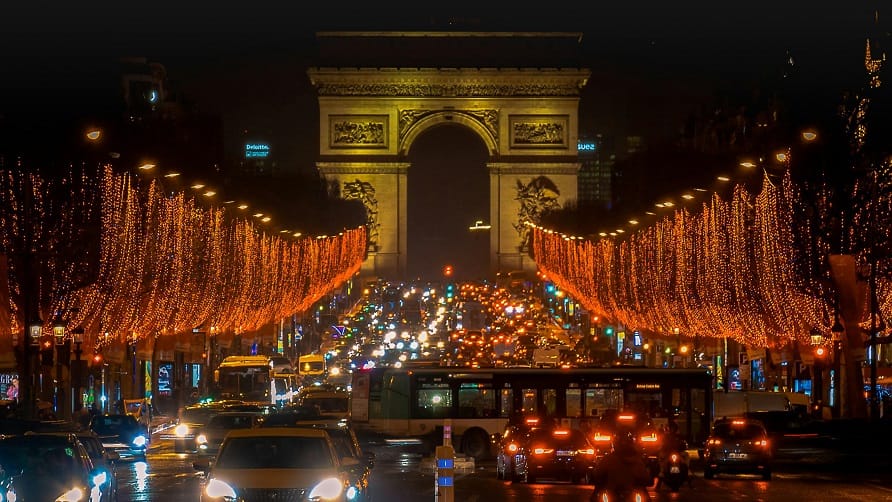 Paris se viste de brillo y encanto convirtiéndose en el destino soñado para vivir la magia de la Navidad