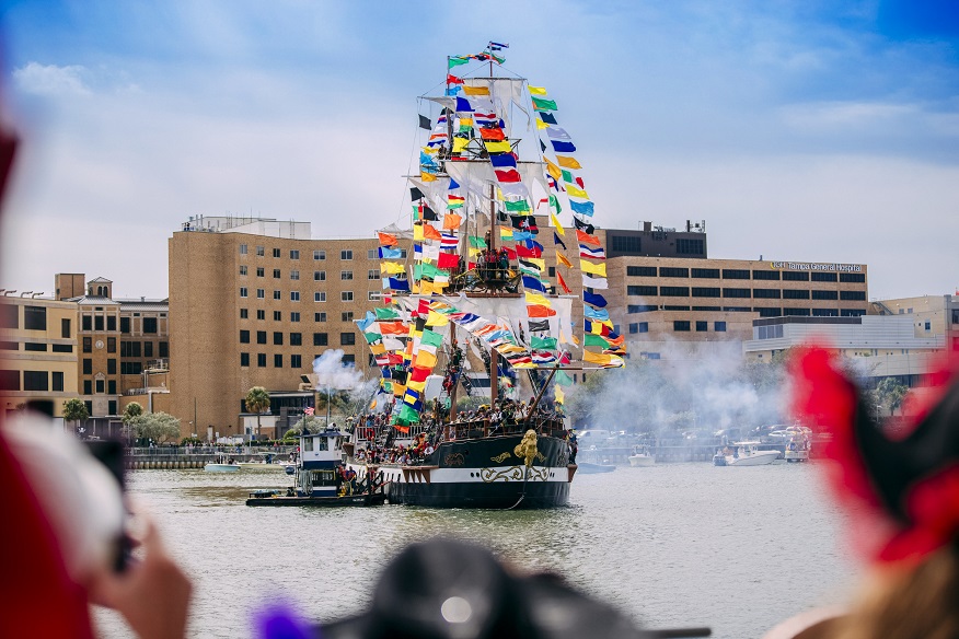 Conoce el evento cultural más icónico de Tampa: Festival Gasparilla