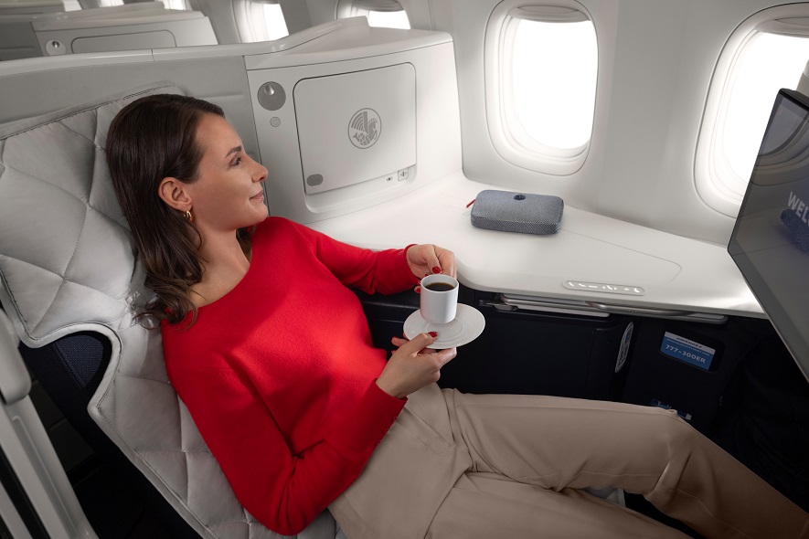 Air France introduce un nuevo sobrecolchón firmado por Sofitel MY BED en la cabina Business de larga distancia.