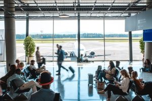 Costos, congestión y carga tributaria presionan a la aviación regional