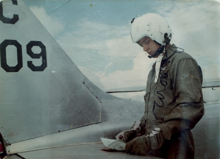 Más de tres décadas en el aire: la historia del piloto que llevó a SATENA a los territorios donde Colombia no tiene carreteras