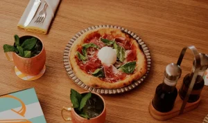 Pizzeria Della Chiesa abre dentro del histórico Teatro Cartagena en Four Seasons